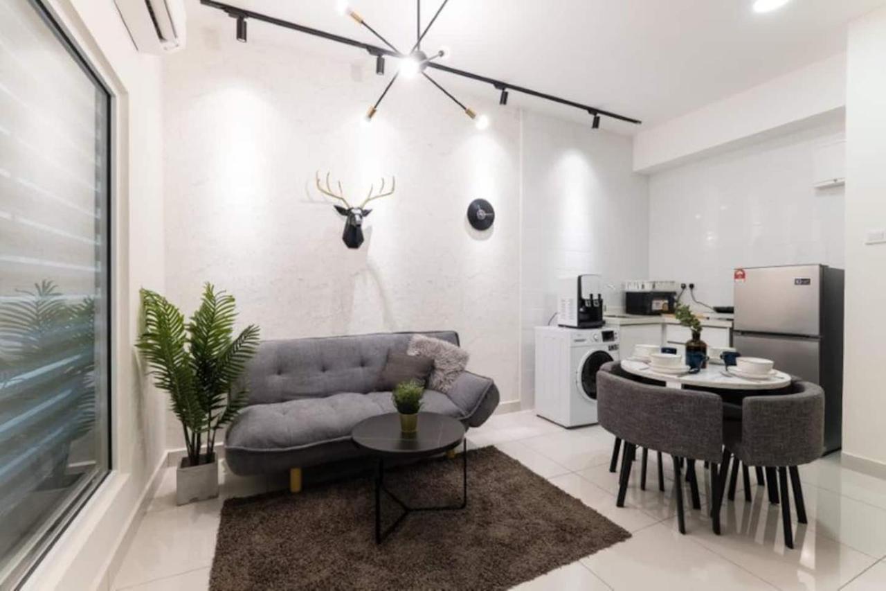 쿠알라룸푸르 Arte Mont Kiara 3Pax Jacuzzi Pool Gym Near Mitec Matrade 아파트 외부 사진
