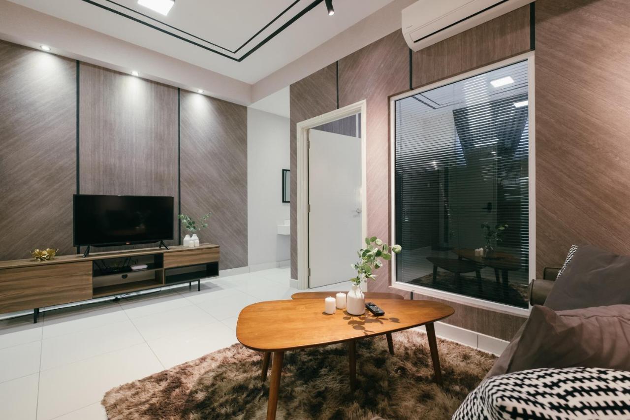 쿠알라룸푸르 Arte Mont Kiara 3Pax Jacuzzi Pool Gym Near Mitec Matrade 아파트 외부 사진